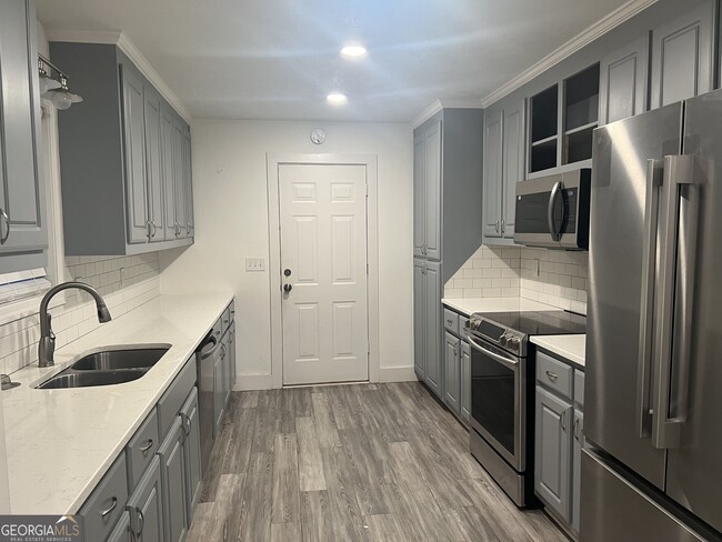 Building Photo - 5455 Forest Falls Dr