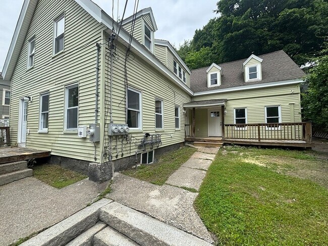 Building Photo - 22 Pleasant St