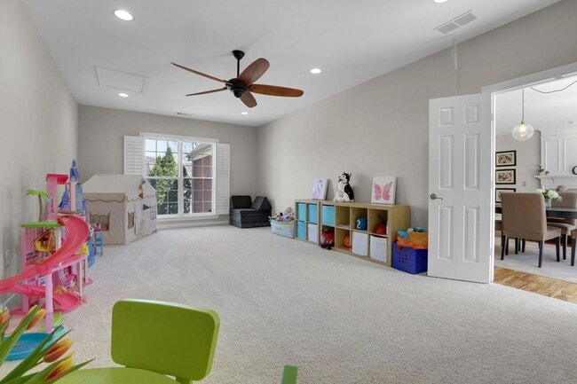 Building Photo - 3005 Coral Bell Ln