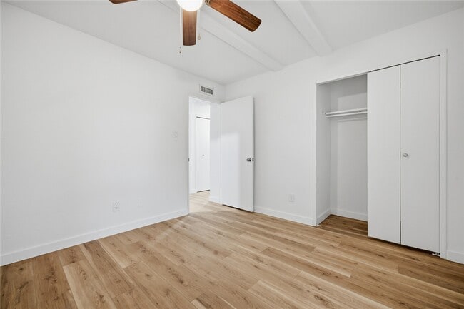 Building Photo - 2126 Quail Valley E Dr