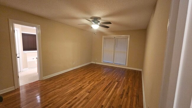 Building Photo - 4850 Birdwood Ct