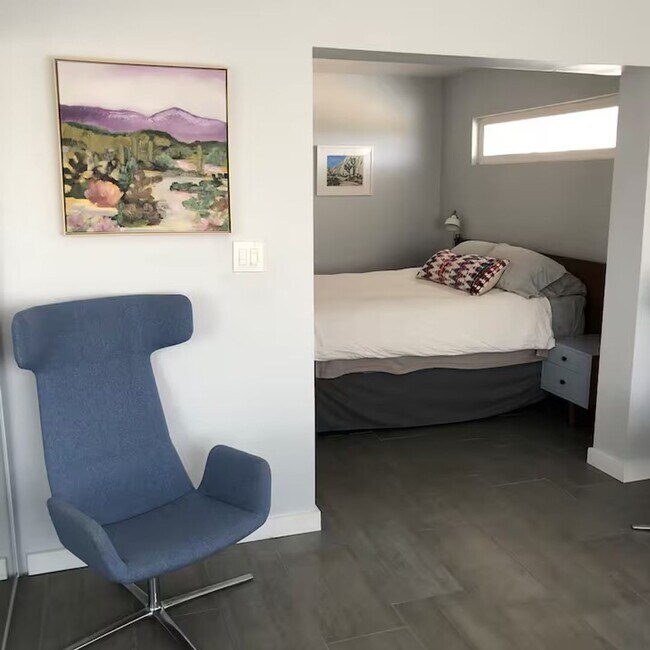Building Photo - GORGEOUS 2 BED 2 BATH HOME WITH 1 BED 1 BA...