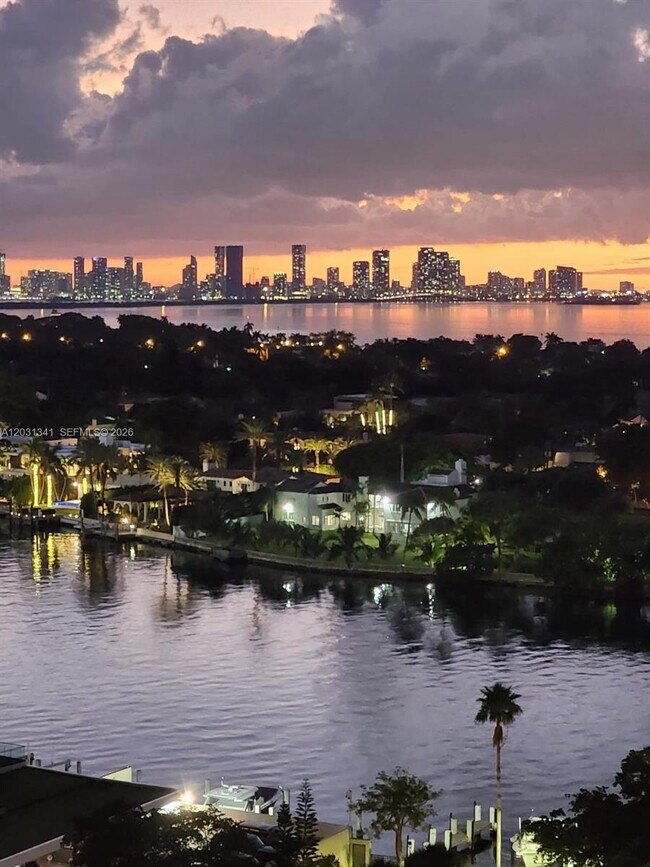Building Photo - 5555 Collins Ave
