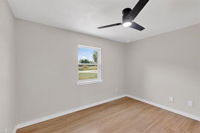 Building Photo - 208 Ponderosa Ln