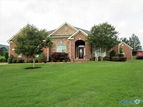 Building Photo - 7551 Crestridge Dr SE