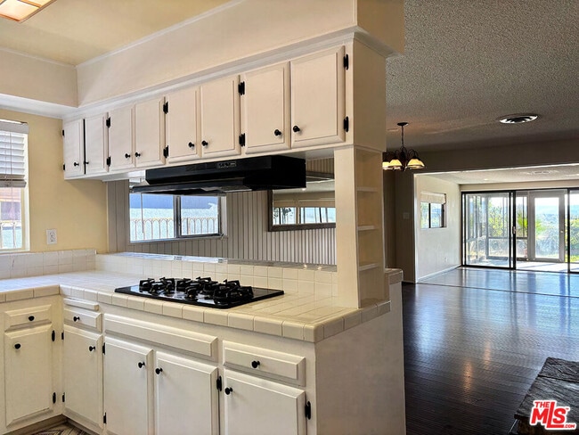 Building Photo - 16312 Itasca St