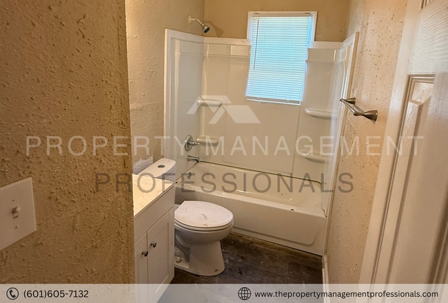 Building Photo - Cozy 3-Bedroom Home in a Convenient Location