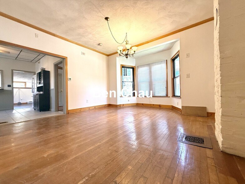Building Photo - 148 Morrison Ave