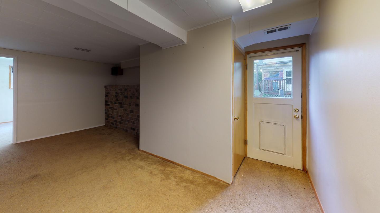 Building Photo - 510 N 87th St