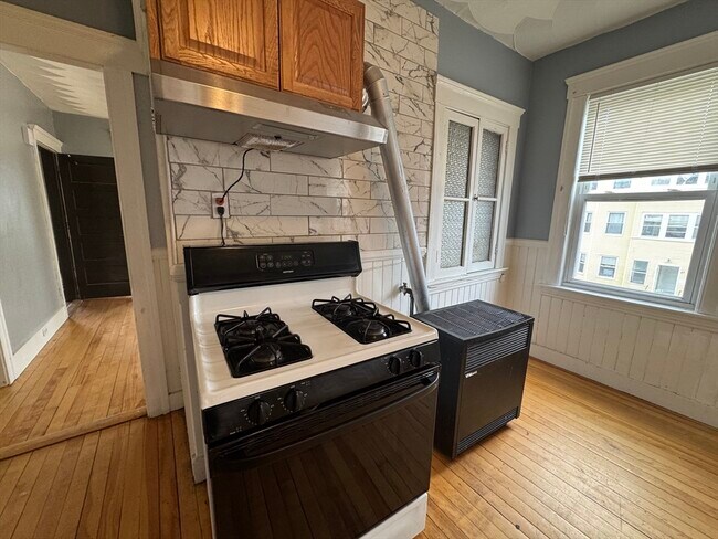 Building Photo - 156 Fairmont Ave