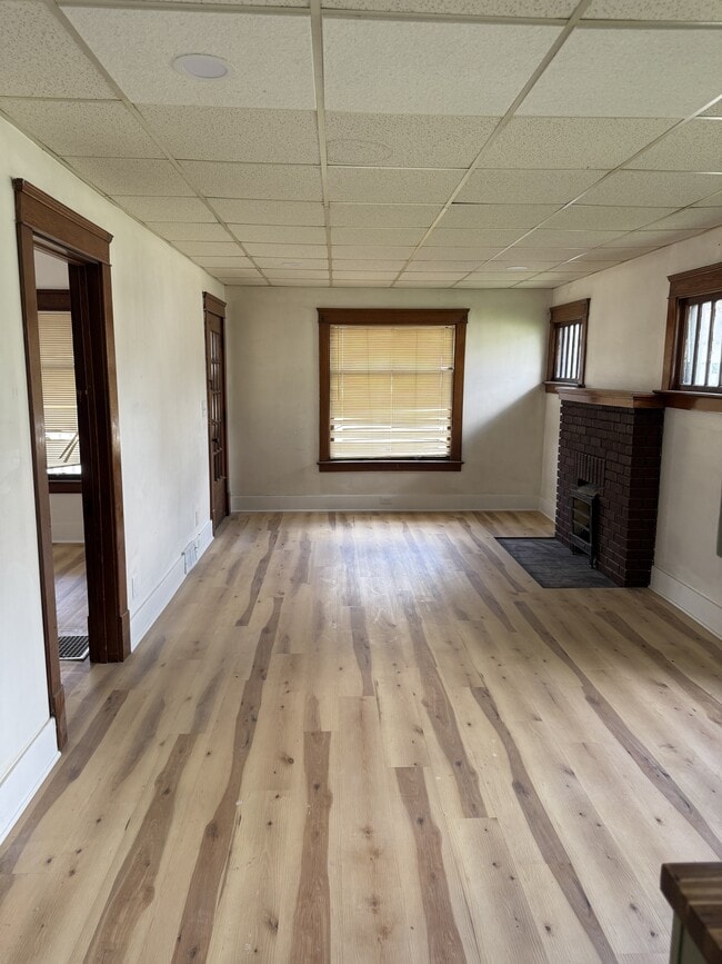 Building Photo - 2232 Youngstown Rd SE