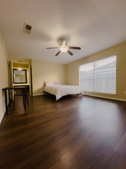 Building Photo - 6235 Havendale Dr