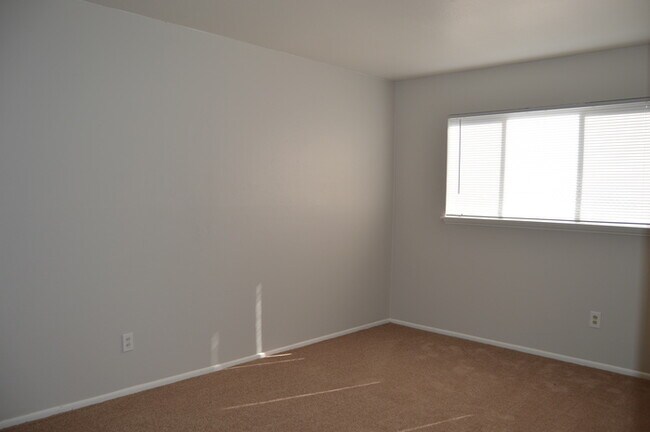 Building Photo - 2156 57th Ave