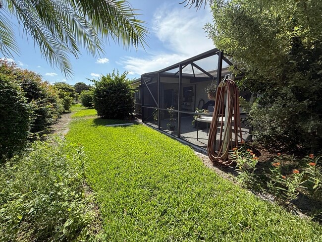 Building Photo - 2507 Canterbury Dr N