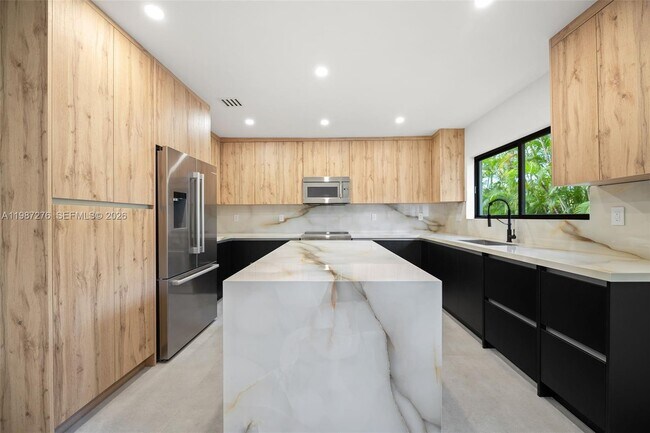 Building Photo - 235 NE 91st St