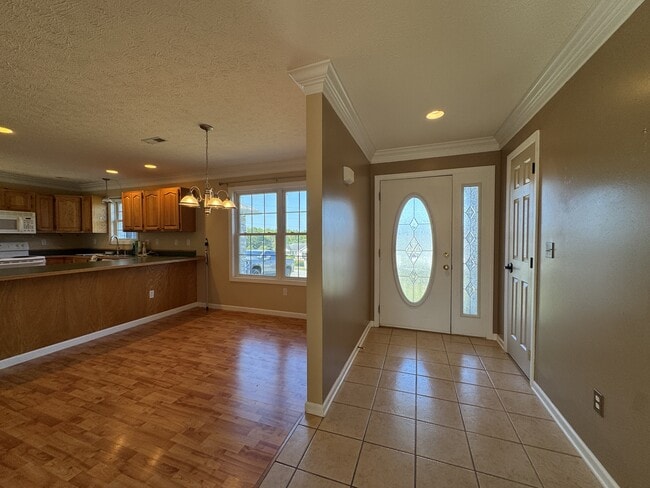 Building Photo - 36 Bayley Dr