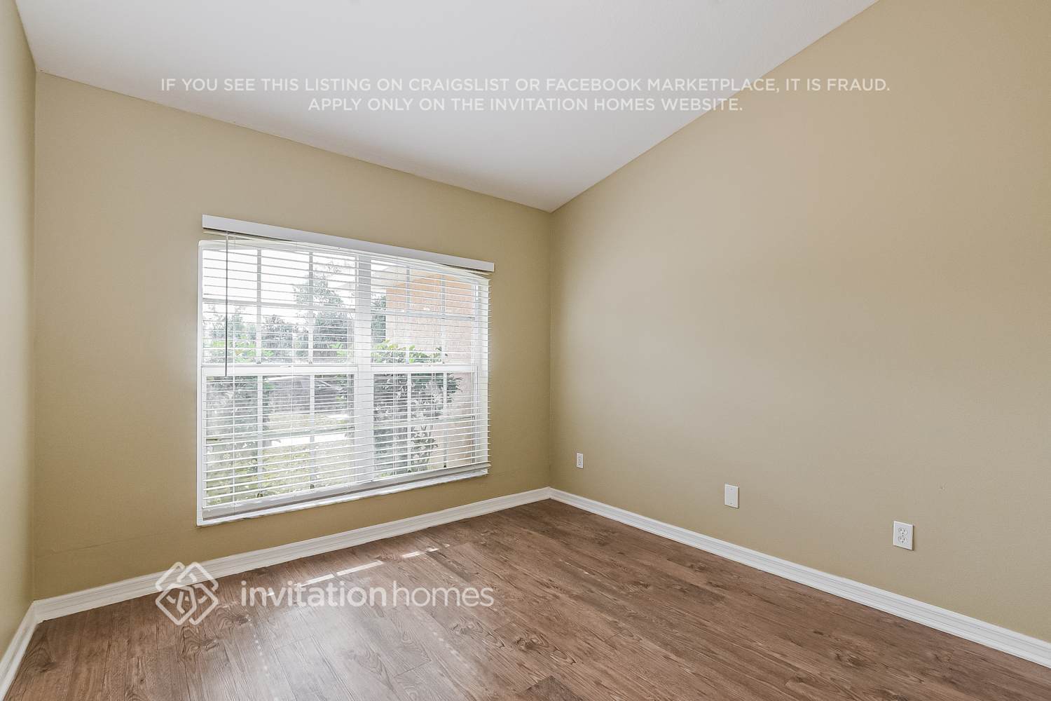 Building Photo - 70 Crystal Dr