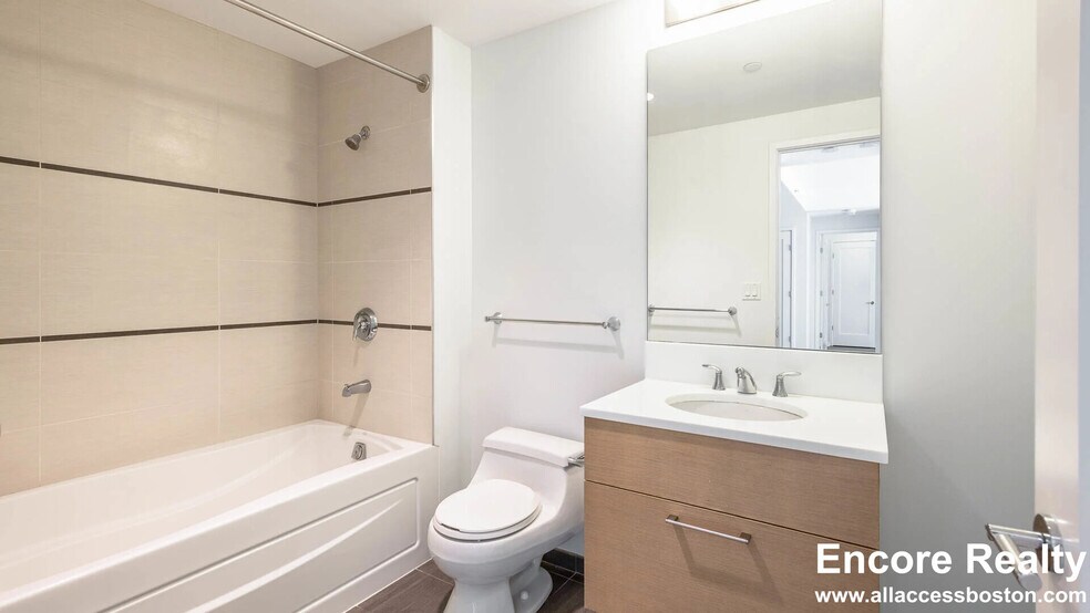 Building Photo - 285 Third St. Unit 201