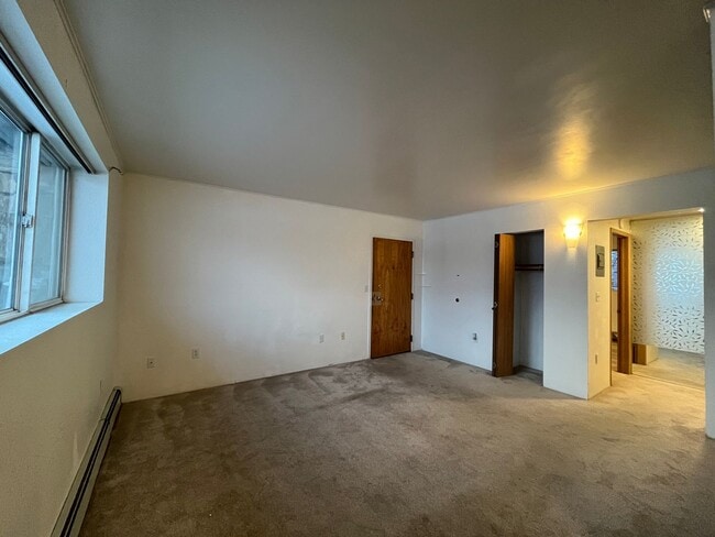 Building Photo - 2 bedroom condo for rent