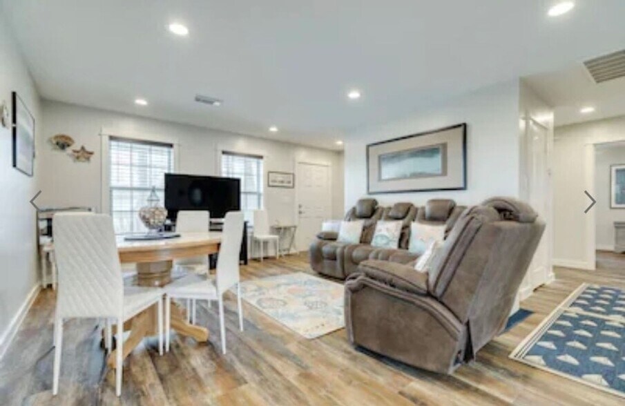 Building Photo - 1326 53rd St