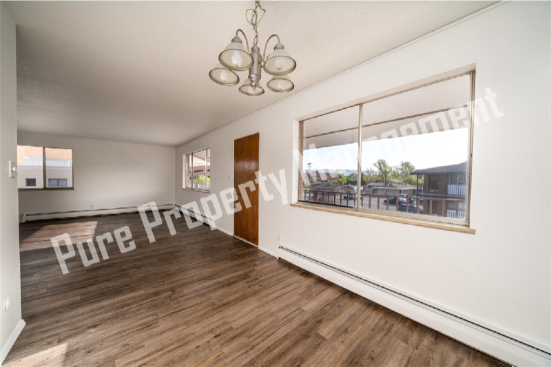 Building Photo - 580 Bookcliff Ave