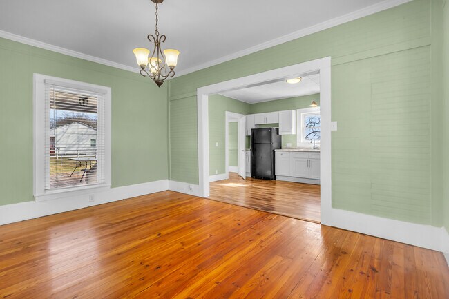 Building Photo - 801 NC-33