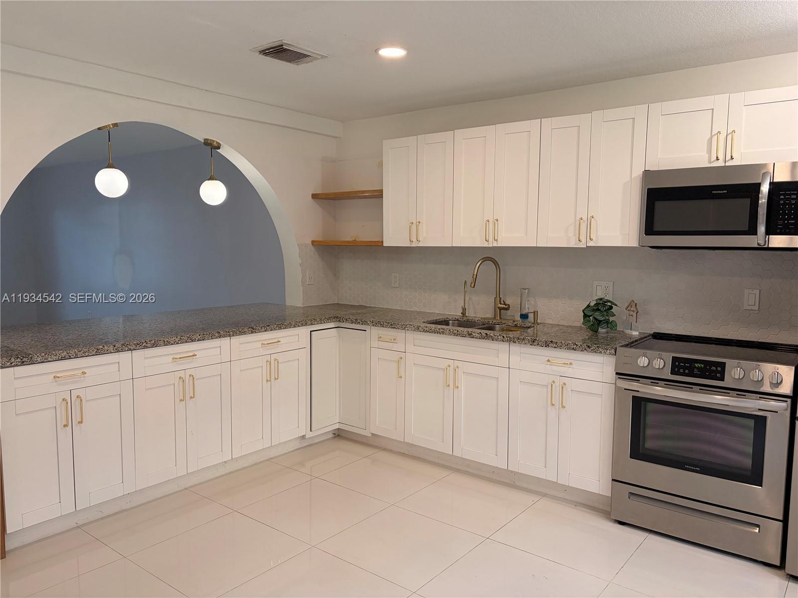 Building Photo - 7075 NW 173rd Dr