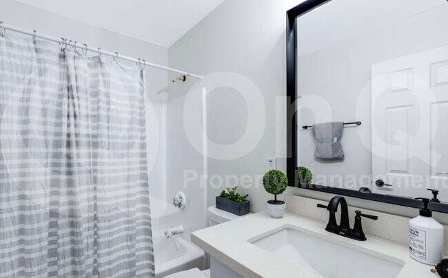 Building Photo - 520 N Stapley Dr