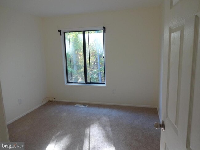 Building Photo - 2829 Cambridge Dr