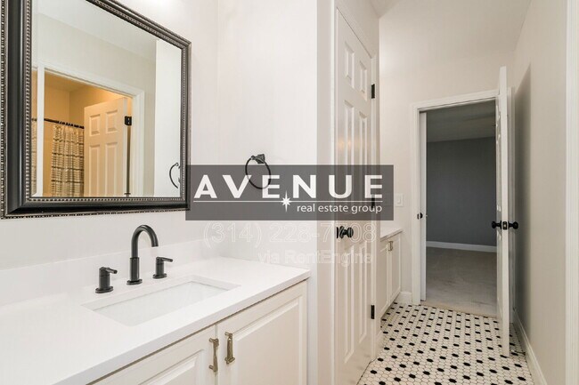 Building Photo - 17711 Westhampton Woods Dr