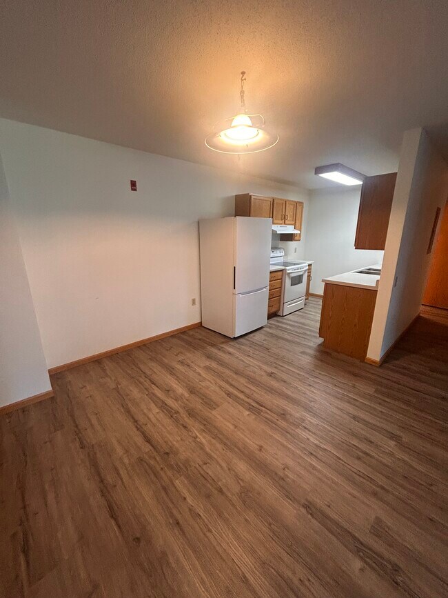 Building Photo - Country Place Apartments