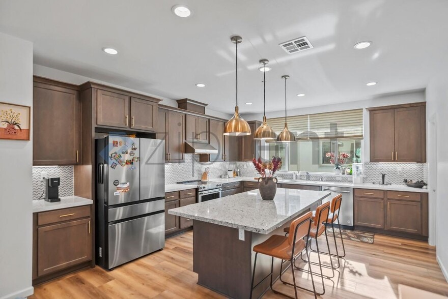 Building Photo - 6216 Diamond Wy