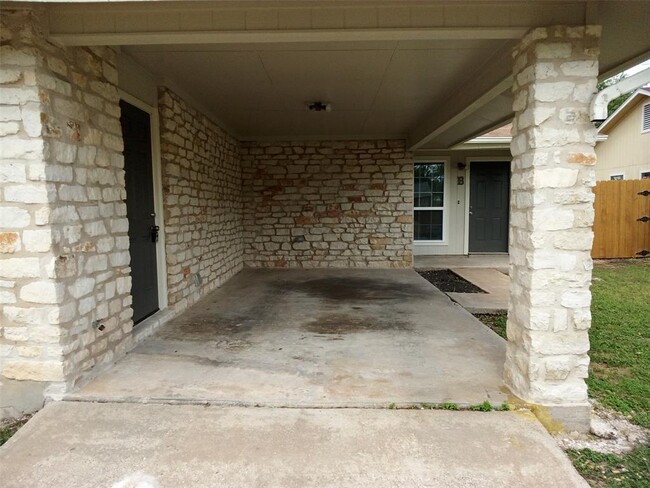 Building Photo - 9939 Quail Blvd