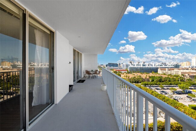 Building Photo - 2801 NE 183rd St