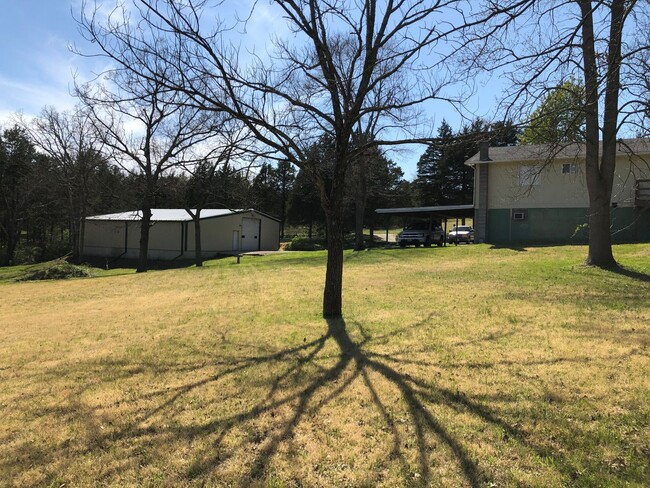 Building Photo - 3 Bedroom 2.5 Bath Home in the country!