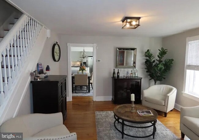 Primary Photo - 143 N State St