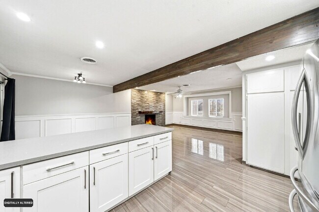 Building Photo - 2013 Las Verdes St