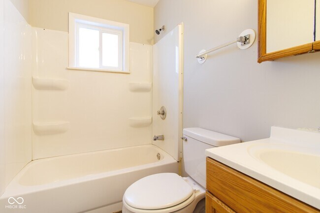 Building Photo - 5915 Devington Rd