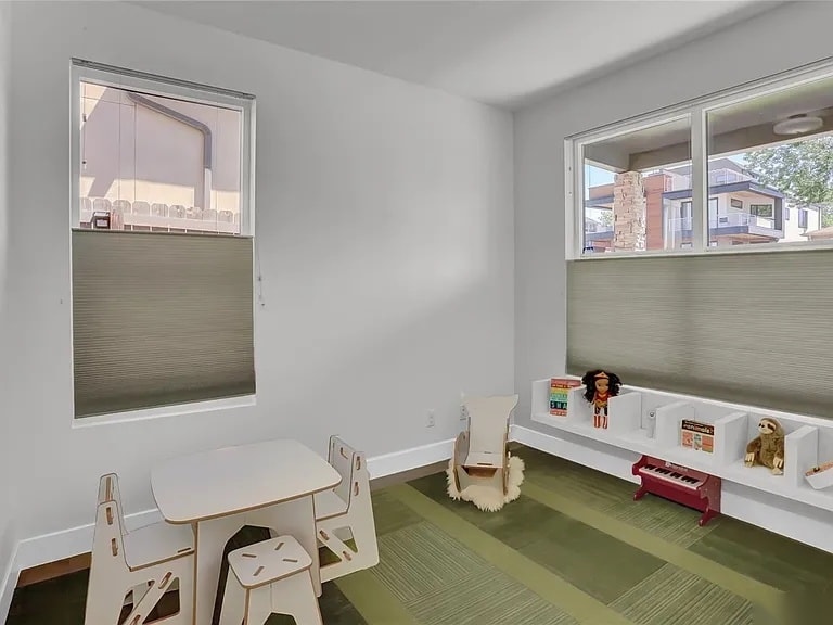 Building Photo - 2713 Grove St