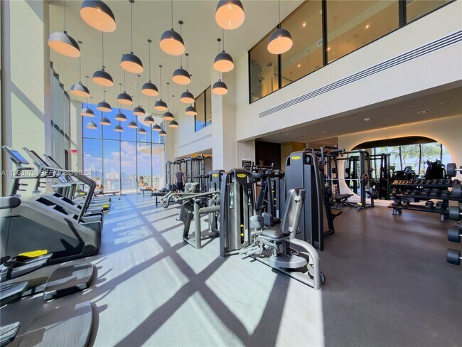 Building Photo - 580 72nd St