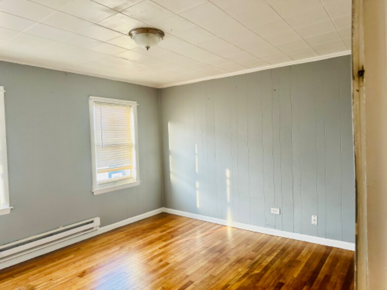 Building Photo - 291 Lexington St