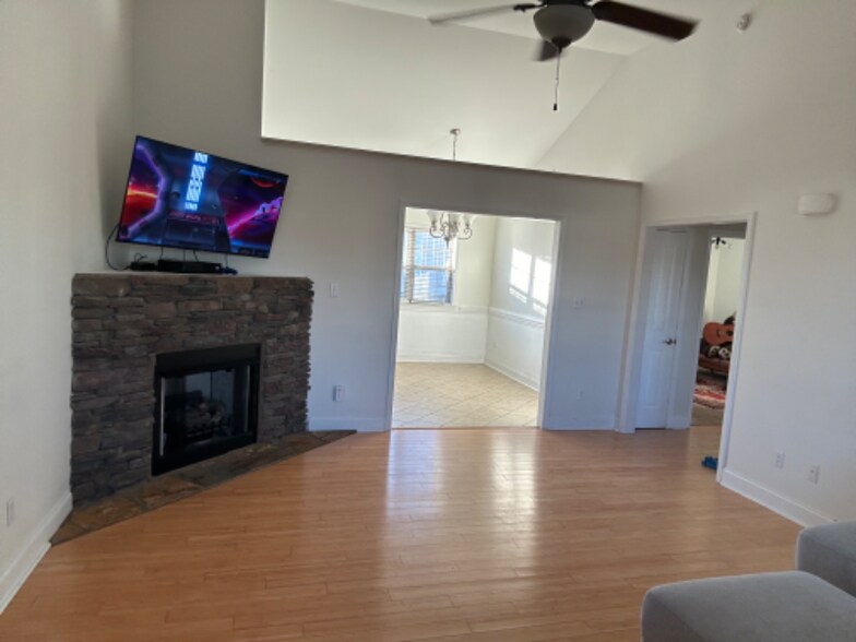 Building Photo - 514 Cornucopia Ln