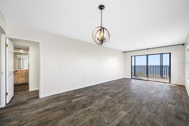 Building Photo - 828 Bahia Del Sol Dr