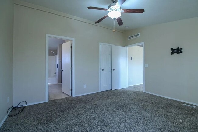 Building Photo - 935 W Sullivan Ave