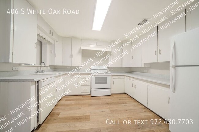 Building Photo - 406 S White Oak Rd