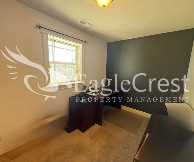 Building Photo - Beautiful Five Bedroom Home with Acreage