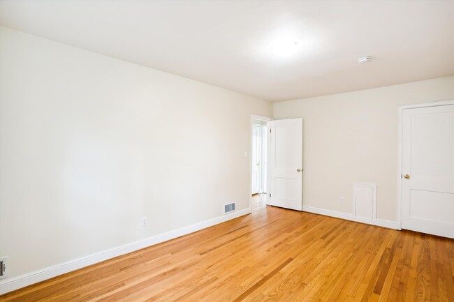 Master - 14 Mount Olivet Blvd