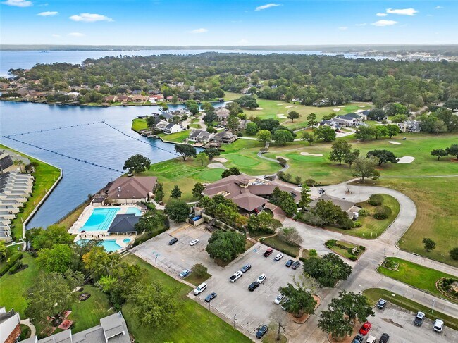 Building Photo - 117 E Park Dr