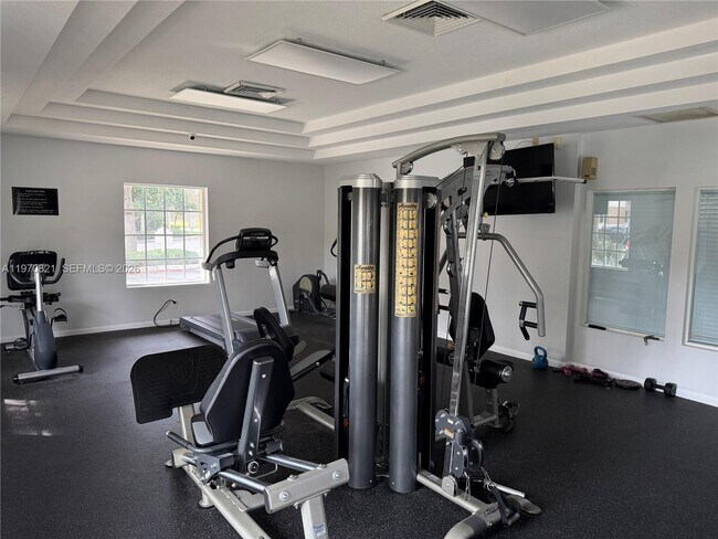 Building Photo - 882 NW 92nd Ave