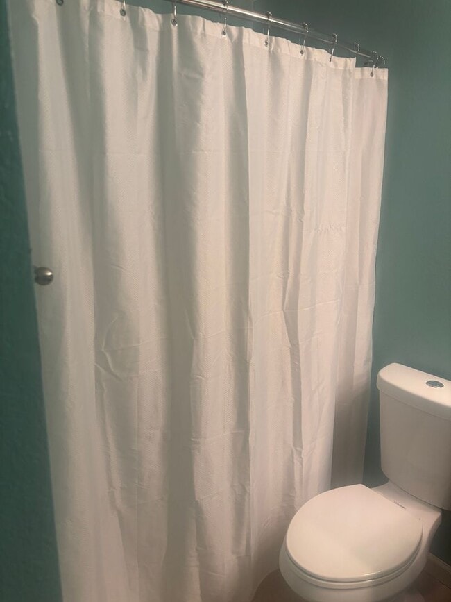 Building Photo - Beautiful 3-Bedroom Condo with Private Out...